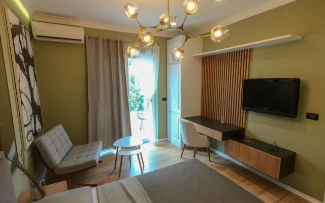 Roza's Studio Tirana Center