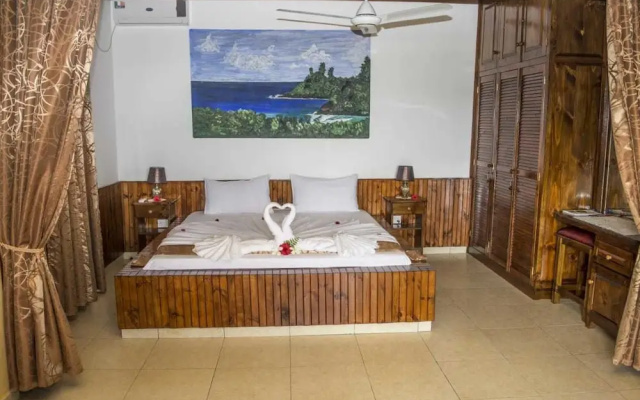 Les Elles Guesthouse Self Catering