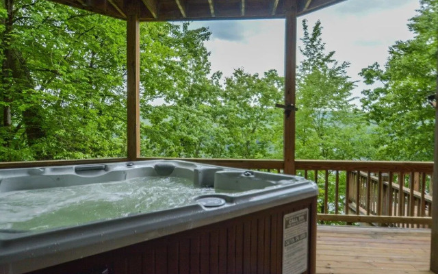 Friday's Escape by Taylor Made Deep Creek