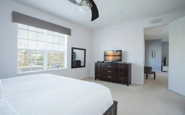 Vista Cay Jewel 3 Bedroom Condo