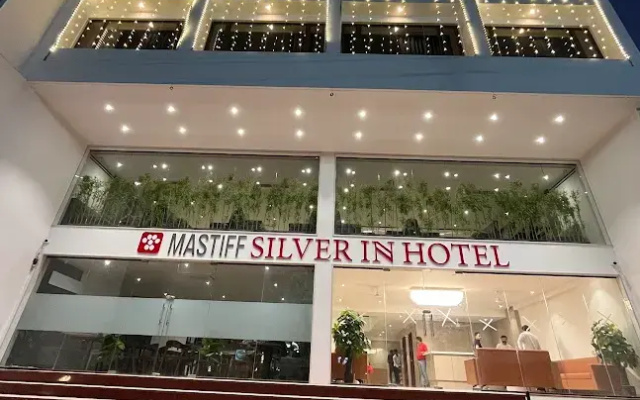 Mastiff Hotel Crystara Jalgaon