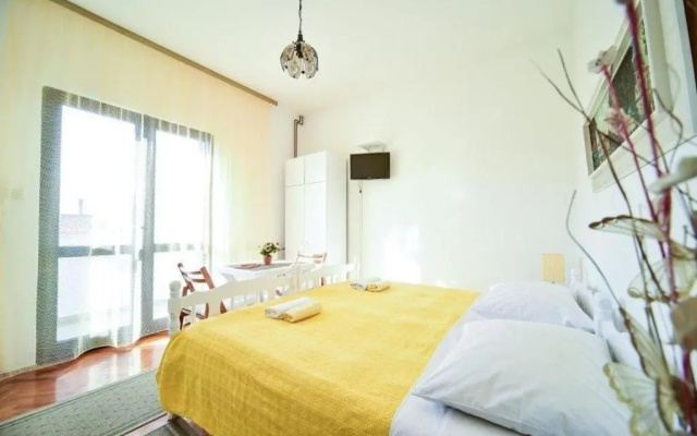 Apartments Ivan Z2 - 250m to beach