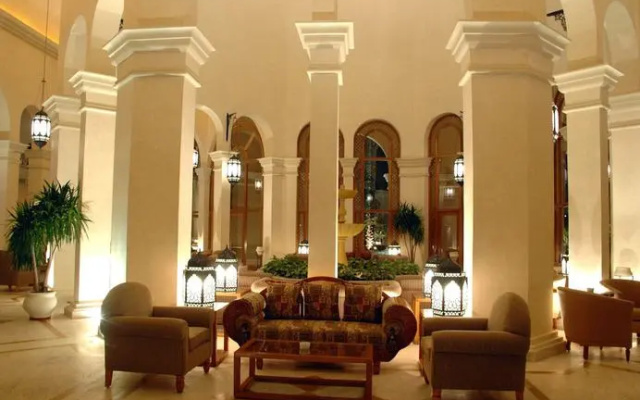 Tuscan Hills Courtyard Villas
