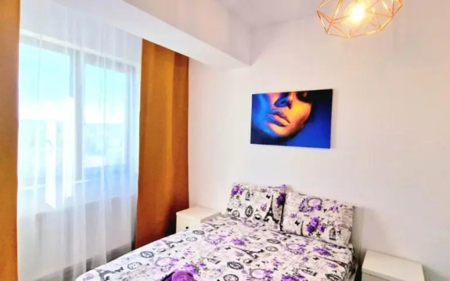 Evelyn Modern Apartment near Palas