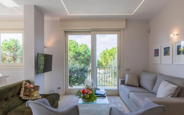 Italianway - Luxury Apartment in Modern Villa 2