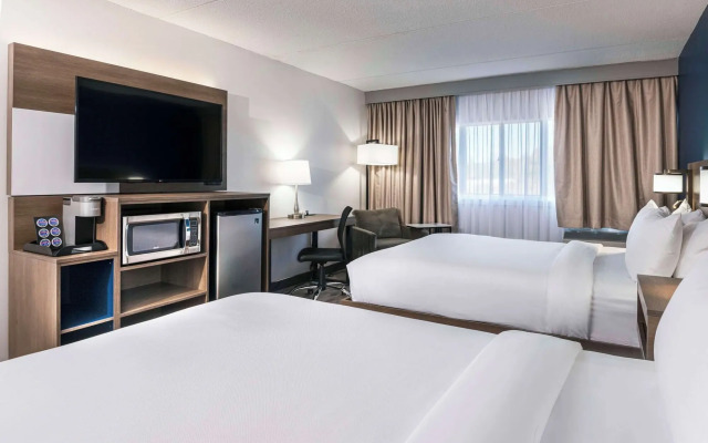 Comfort Suites Kingston Central