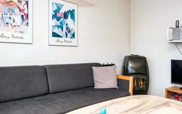 Waterfront Holiday Home in Henne near Sea