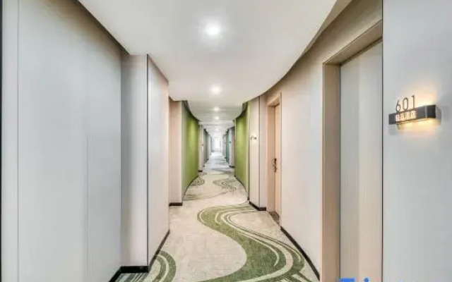 Pingxiang Vientiane Huiting Hotel