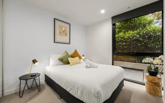 StayCentral - Hawthorn East - Study, 2 Car spaces