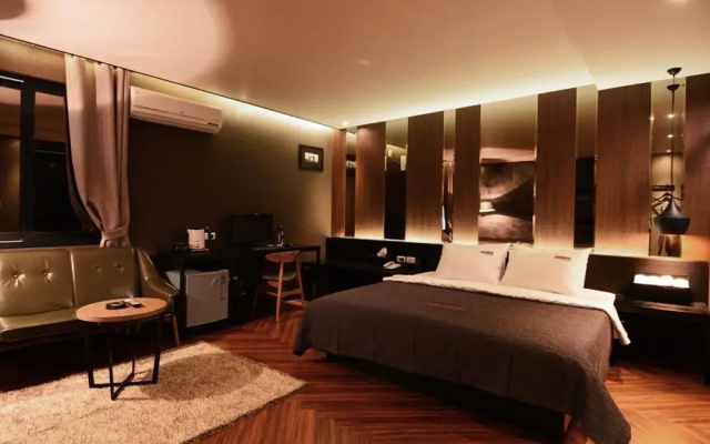 Busan Deokcheon 2heaven Hotel