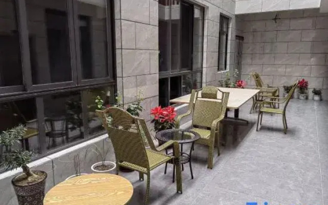 Qingcheng Mountain Banshan Bianxia Homestay