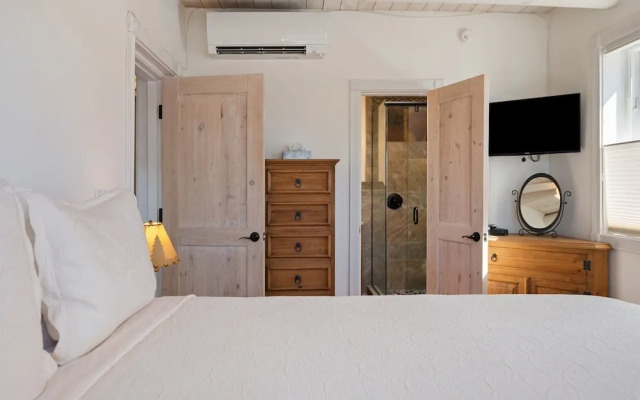 2bd Wisteria