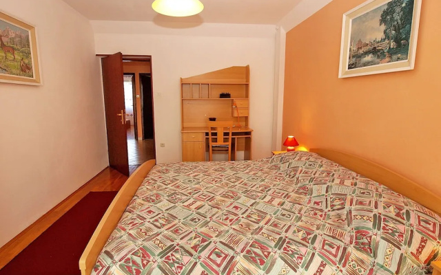 Apartment 70