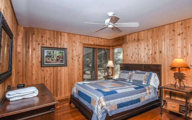 Shoreline Chateau 4 Bedroom House
