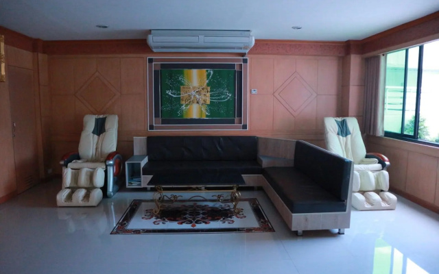Phetlada Pavilion & Resort