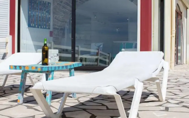 L'uhabia Beachfront Retreat With Parking Access!