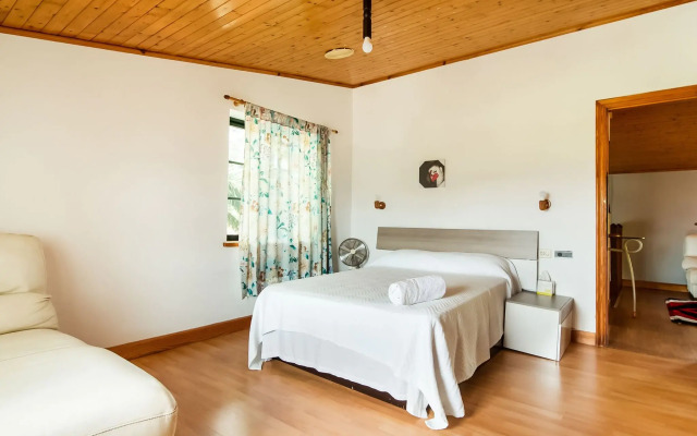 Spacious holiday home in Santiago de Compostela with pool