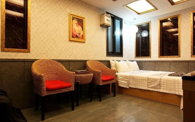 Yeongdeungpo Komodo Hotel