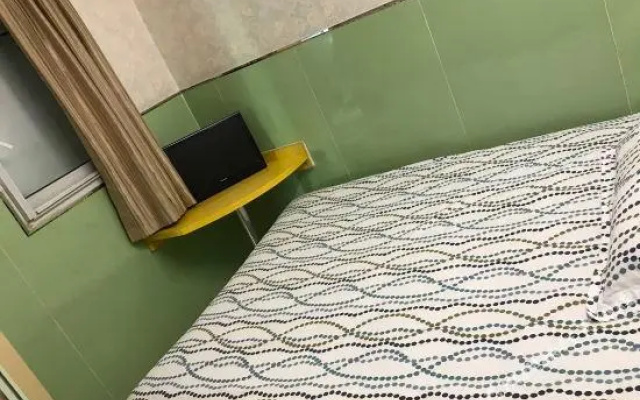 99 Inn (Shenzhen Bantian Metro Station)
