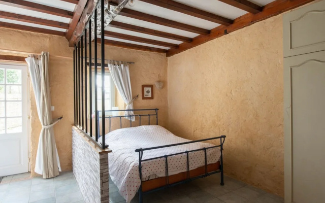 Cosy Holiday Home in Mandeville en Bassin With Garden