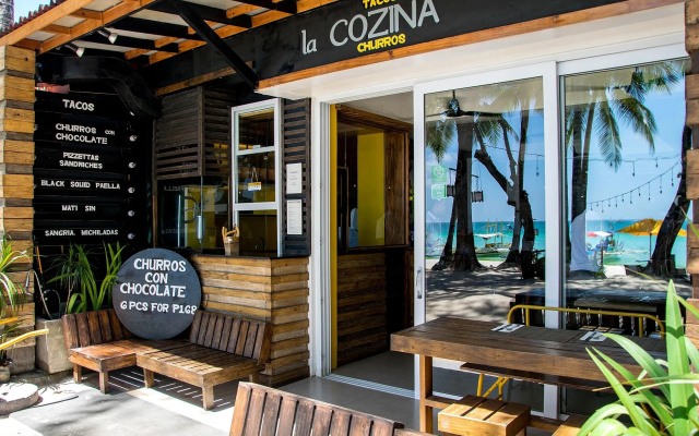 Zuzuni Boutique Hotel