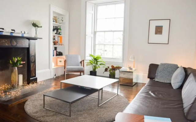 Beautiful 1 Bedroom Apartment in Stockbridge