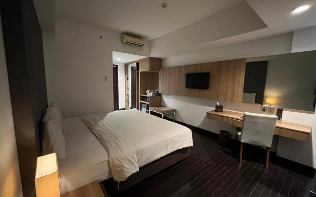 Arch Hotel