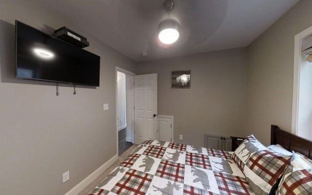 Distiller's Den 2 Bedroom Cabin by RedAwning