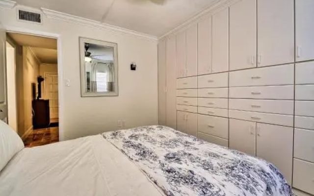 Island Flat 103