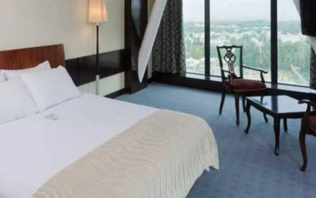 Chamran Grand Hotel