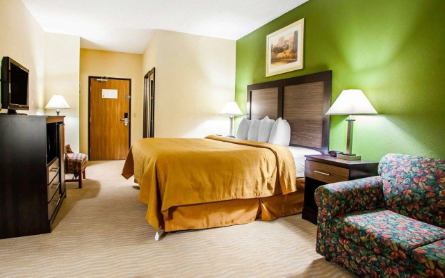 Quality Inn & Suites Champaign North - Urbana