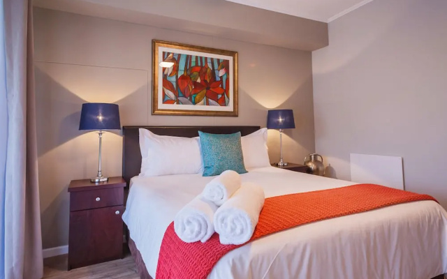 Cape Town City Accommodation The Island Club