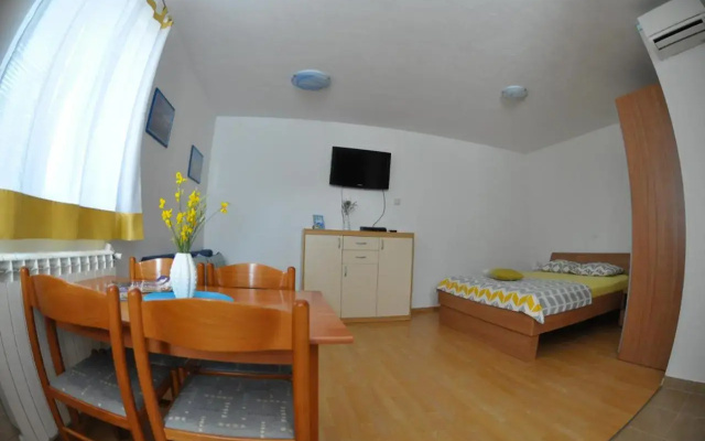 Apartma Brnistra