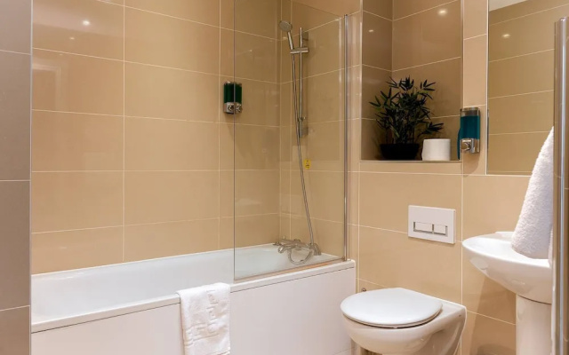 Skyvillion - Tower Point Enfield 1bed W Balcony