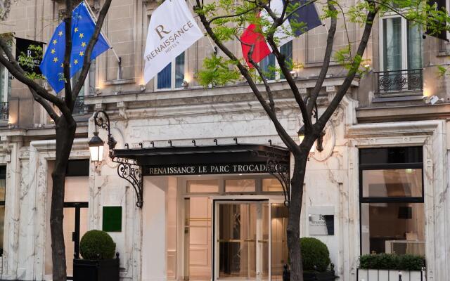 Renaissance Paris Hotel Le Parc Trocadero вид на фасад