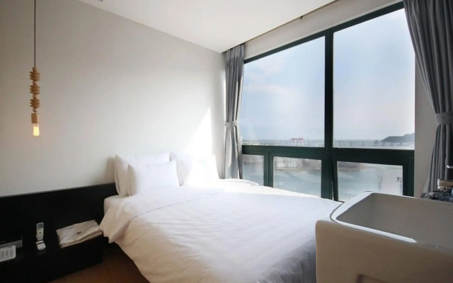 Mini hotel may nampo