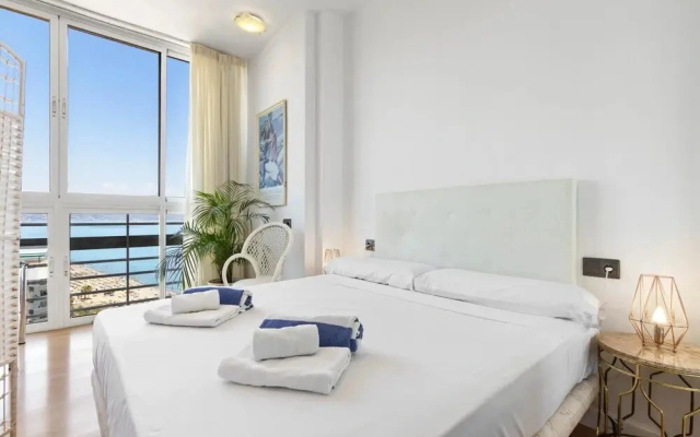 Coastal Stay in Torre de la Roca