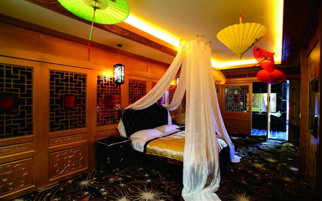 Luxurious Romantic Hotel
