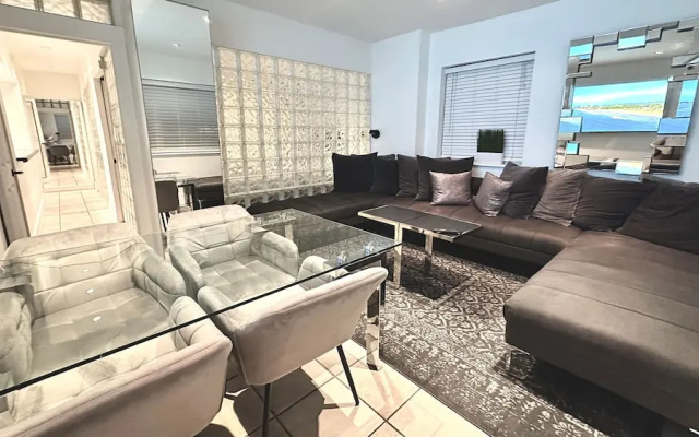 Beachfront 4 Room Ocean Drive Deluxe Suite