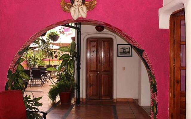 Hotel Boutique Catedral Vallarta вид на фасад