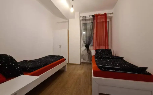 Charming Red Light City Centar apartment