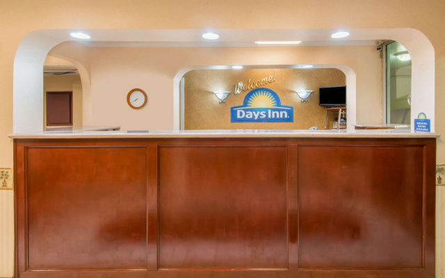 Days Inn by Wyndham Shorter
