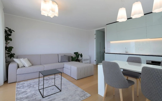 New Apartments with Pool near Beach