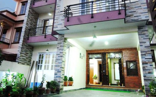 Отель Khushi Homestay Непал, Катманду - отзывы, цены и фото номеров - забронировать отель Khushi Homestay онлайн вид на фасад