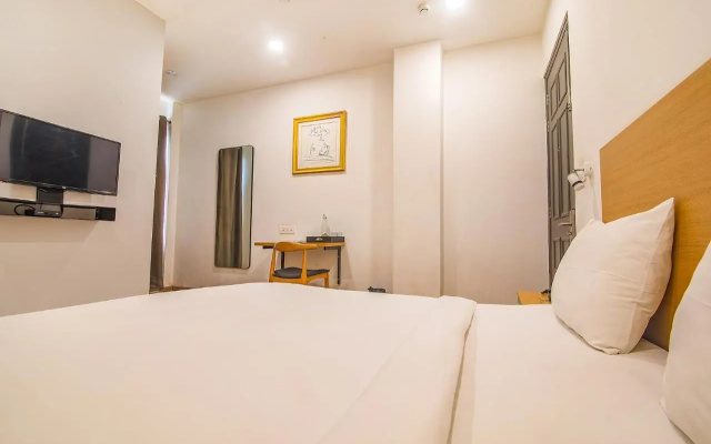 Fabhotel Kingston House
