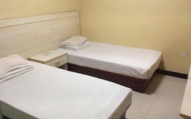 Yiju Business Hotel