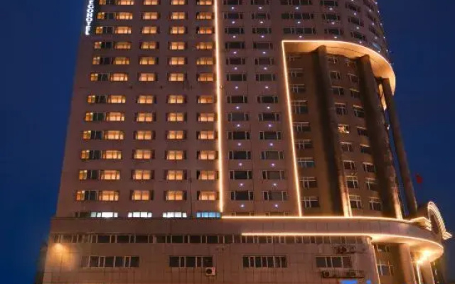 TRUE GO Hotel (Central Avenue Subway Station Baicheng Railway Station)