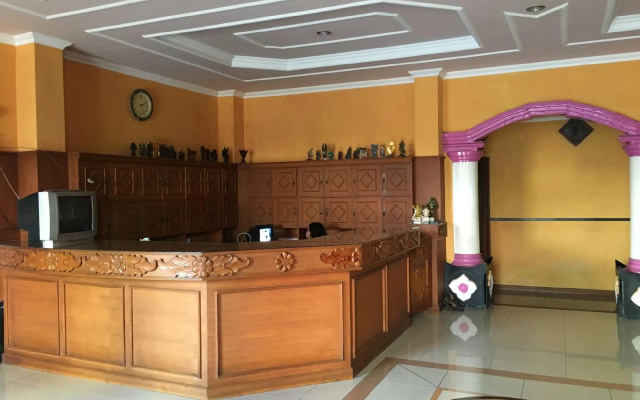Hotel Alami near Alun-Alun Klaten