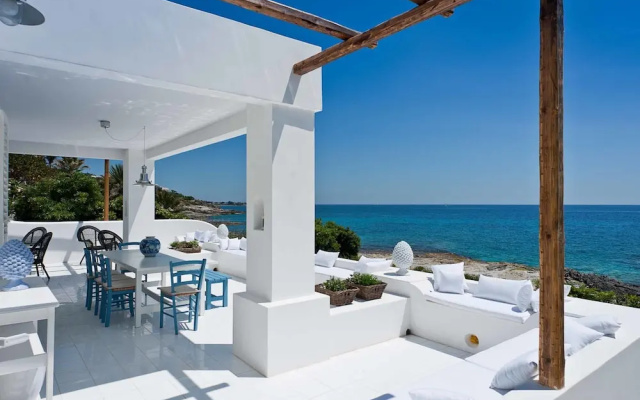 Modern Villa In Fontane Bianche With Terrace
