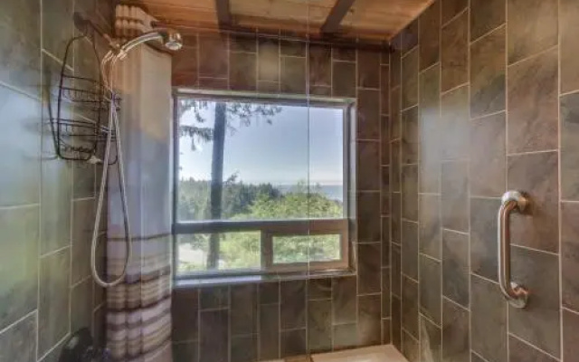 Cannon Beach Tree House